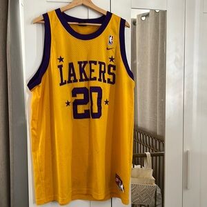 lakers 20 patyon